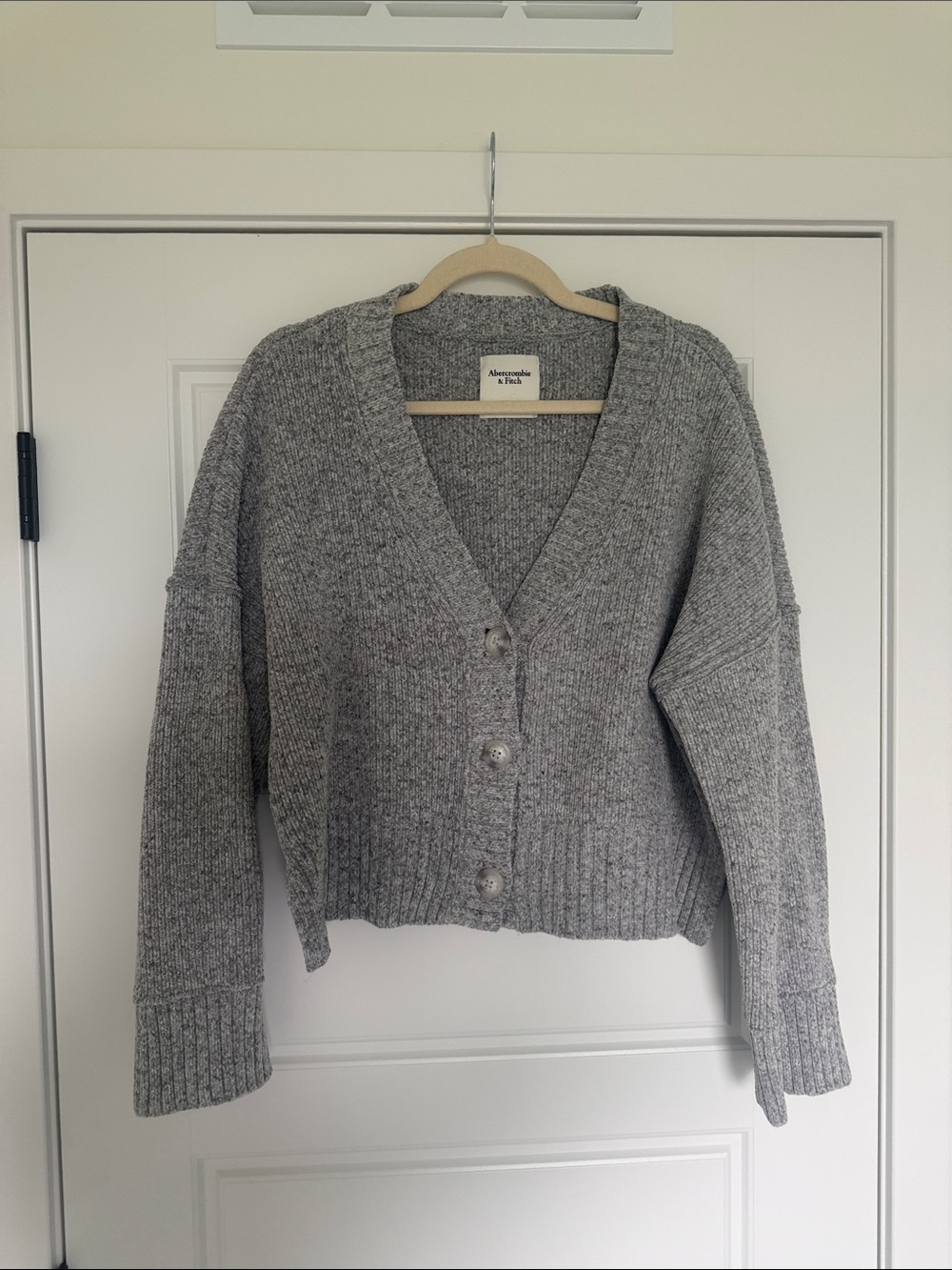 Abercrombie & Fitch Light Gray V-Neck Button-Front Cardigan